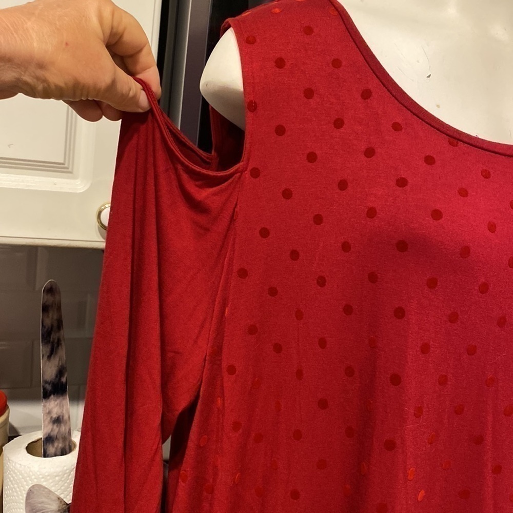 a Westport 1962 super stretch long sleeve open shoulder plus size top 3X. EUC - Picture 2 of 4